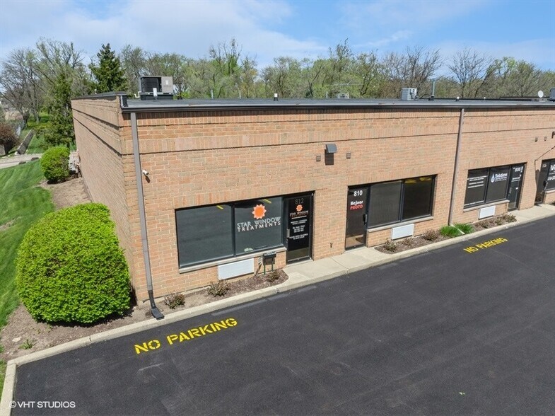 More Photos Of 880 W Lake St, Roselle Warehouse For Lease