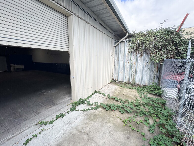 More Photos Of 2175 Bluebell Dr, Santa Rosa Warehouse For Lease