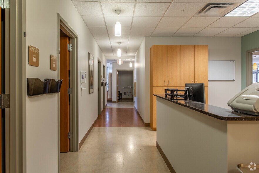 More Photos Of 5232-5260 Socialville Foster Rd, Mason Medical For Lease