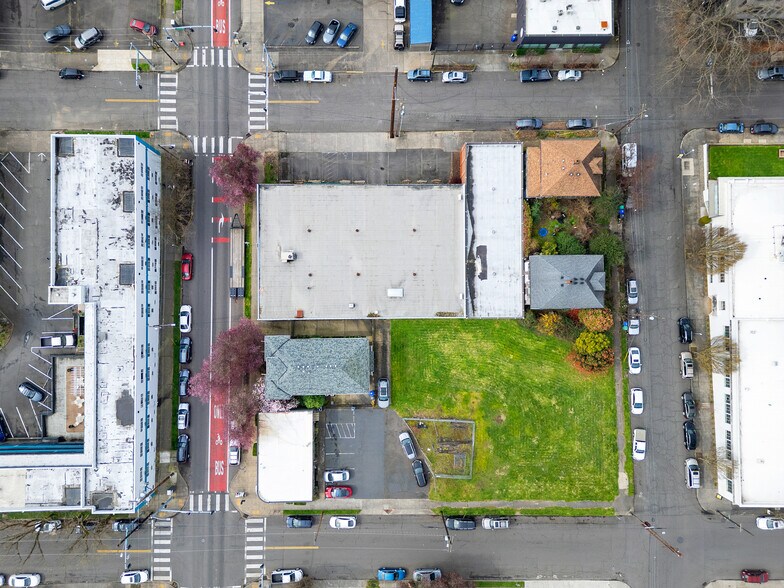More Photos Of 120 NE 9th Ave, Portland Warehouse For Lease