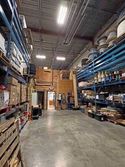 More Photos Of 1225 Kingsway Ave, Port Coquitlam Warehouse For Lease