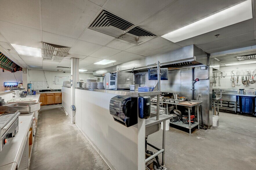 More Photos Of 922-926 Victorian Ave, Sparks General Retail For Sale