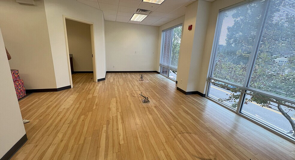More Photos Of 5388 Discovery Park Blvd, Williamsburg Medical For Lease