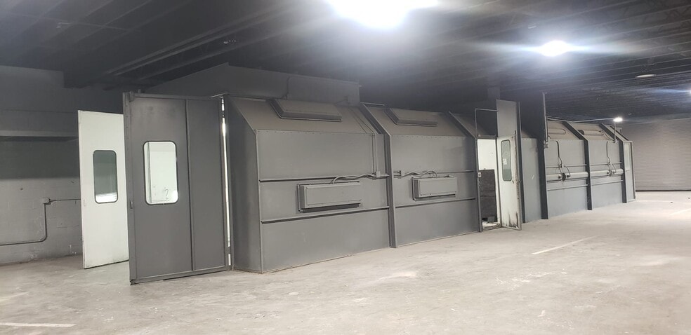 More Photos Of 17721 Sherman Way, Reseda Auto Repair For Sale