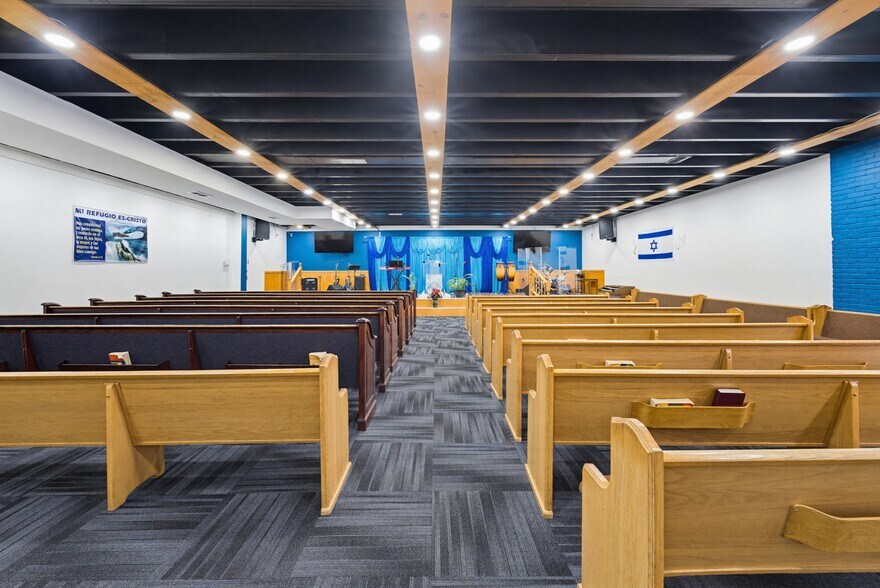 More Photos Of 2060 Brentnell Ave, Columbus Freestanding For Sale