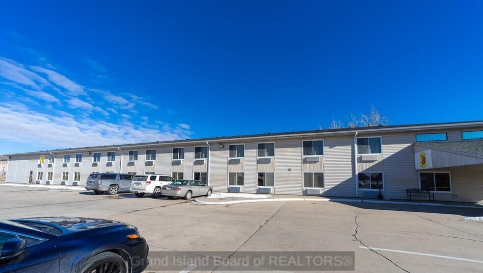 More Photos Of 3205 S Locust St, Grand Island Hotel For Sale
