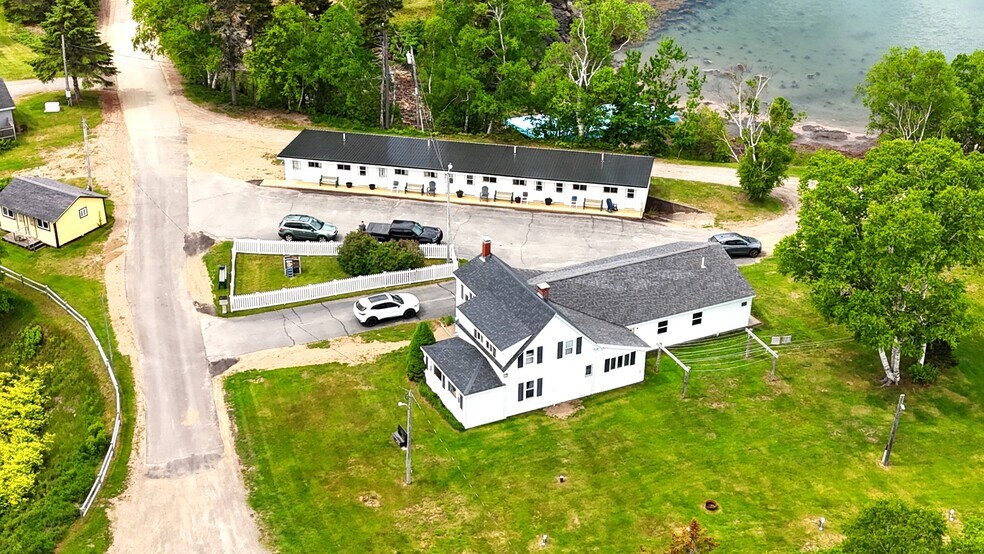 More Photos Of 24 Harris Point Rd, Eastport Hotel For Sale