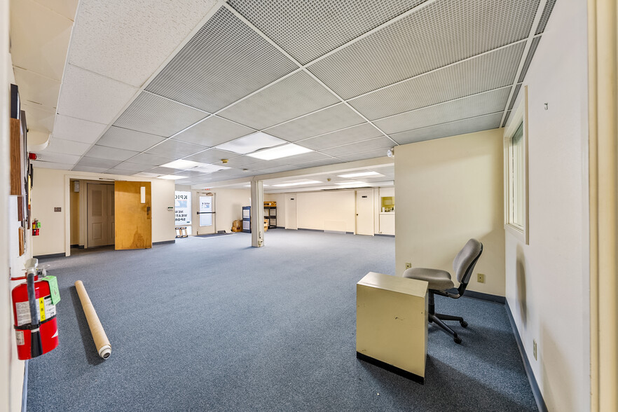 More Photos Of 655 W Umpqua St, Roseburg Radio TVTransmission Facilities For Sale