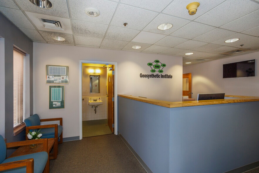 More Photos Of 475 Kedron Ave, Folsom Office For Sale