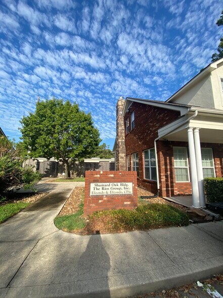 More Photos Of 7 Grogans Park Dr, Spring Office For Lease