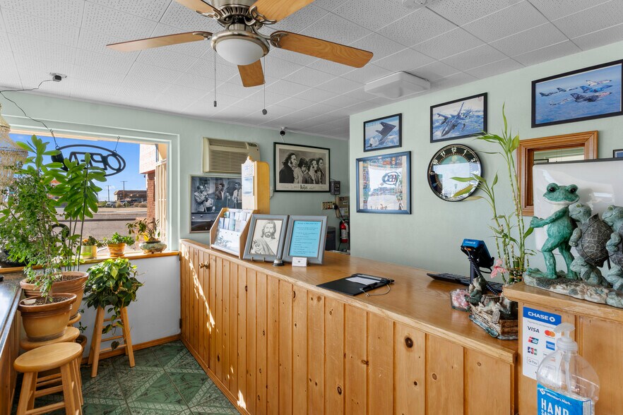 More Photos Of 1101 So White Sands Blvd, Alamogordo Hotel For Sale