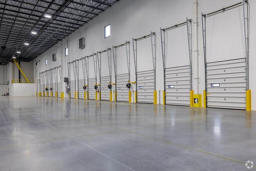 More Photos Of 1305 Furnace Rd, Linthicum Heights Distribution For Lease