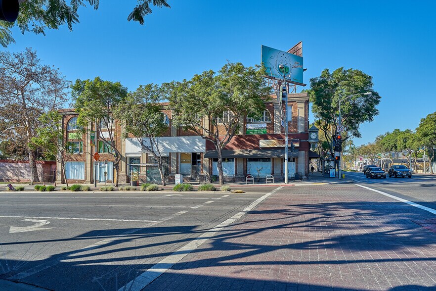More Photos Of 1071 N Fairfax Ave, West Hollywood Storefront Retail Office For Lease