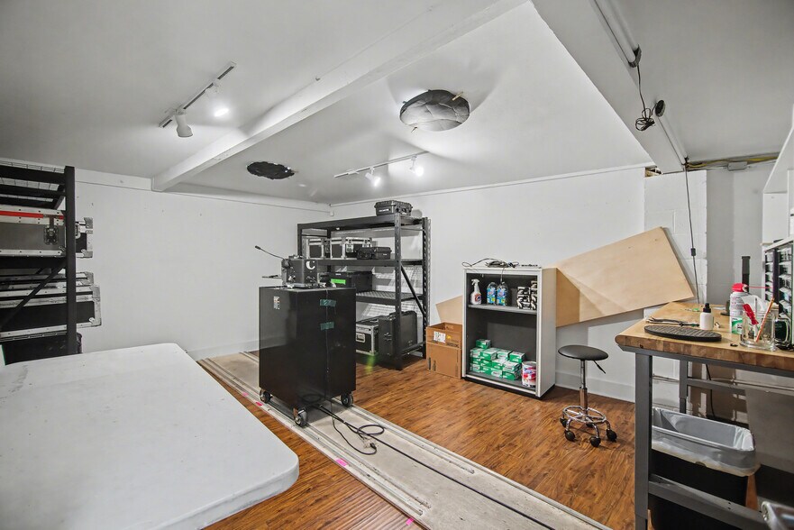 More Photos Of 13428 Beach Ave, Marina Del Rey Warehouse For Lease