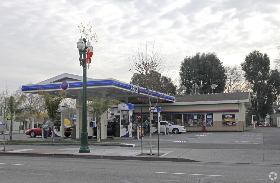 Primary Photo Of 1260 Park St, Alameda Service Station For Sale