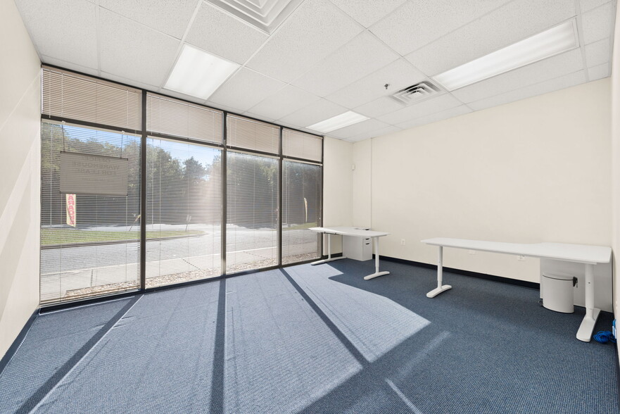 More Photos Of 3619 Richmond Hwy, Stafford Light Distribution For Sale