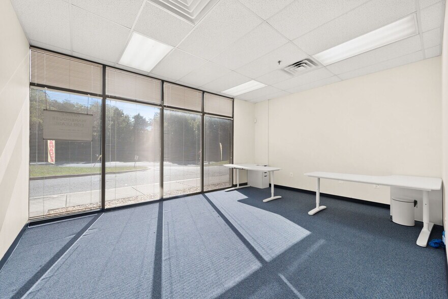 More Photos Of 3619 Richmond Hwy, Stafford Light Distribution For Lease