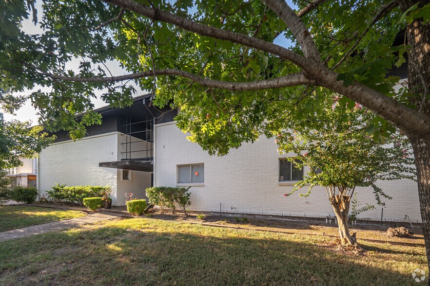 More Photos Of 5123 Del Monte Dr, Houston Apartments For Sale