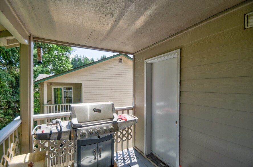 More Photos Of 1103 Creekwood Ct SE, Olympia Multifamily For Sale