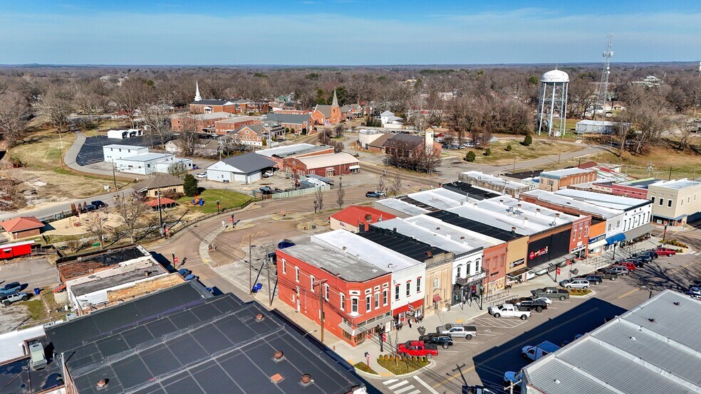 More Photos Of 5 Broadway St, McKenzie General Retail For Sale