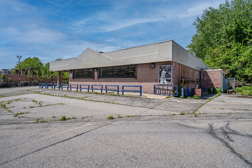 More Photos Of 220-230 S Fulton Ave, Mount Vernon Supermarket For Lease