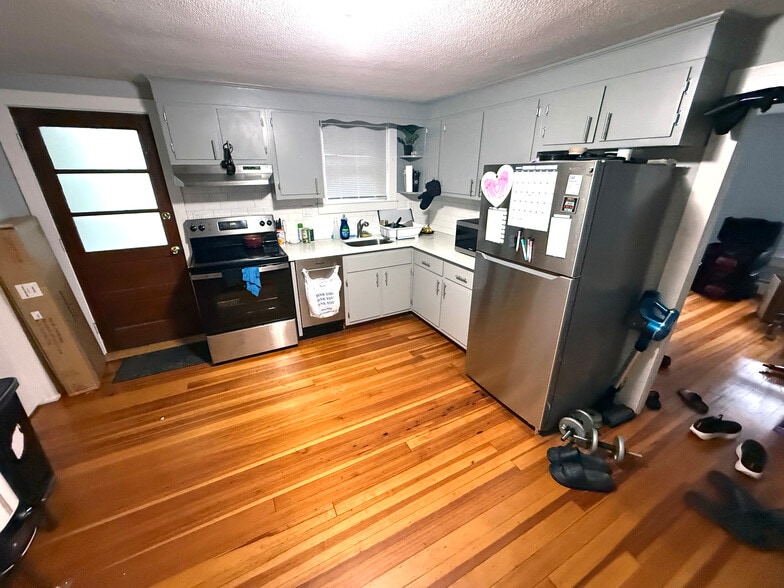 More Photos Of 25-27 West St, West Bridgewater Apartments For Sale