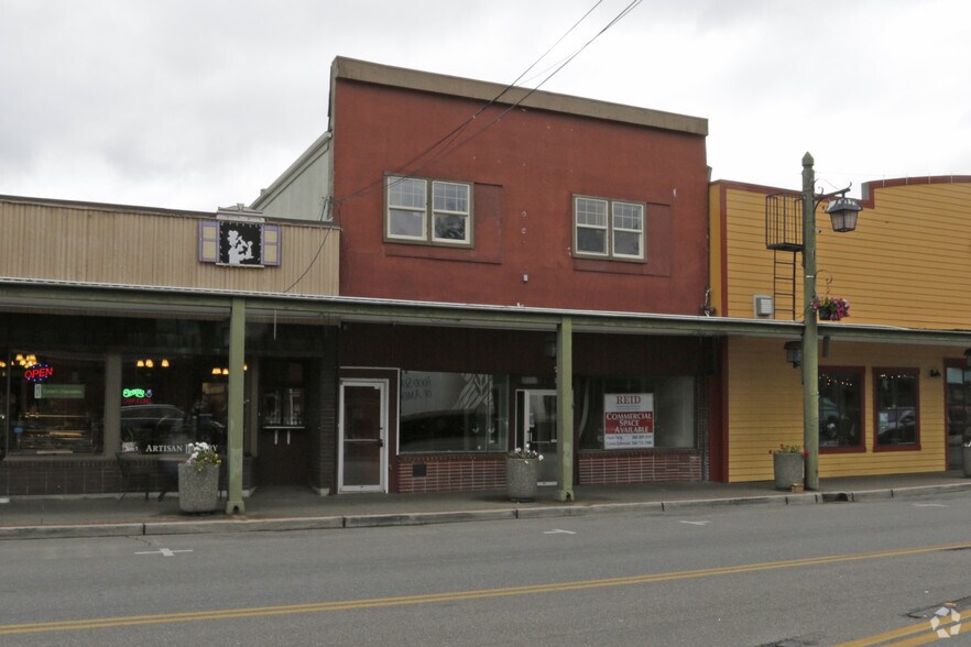 More Photos Of 713 Bay St, Port Orchard Storefront For Lease