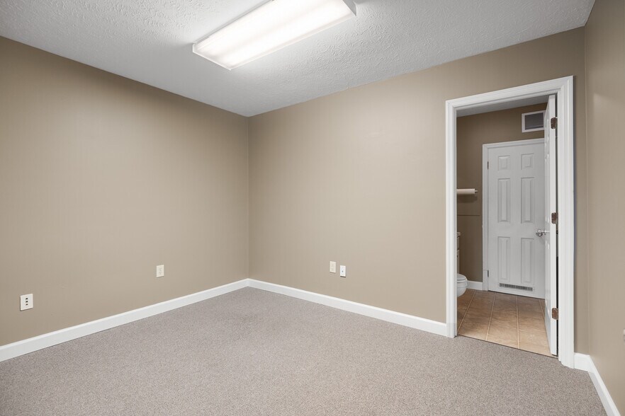 More Photos Of 512 6th Ave, Columbia General Retail For Sale