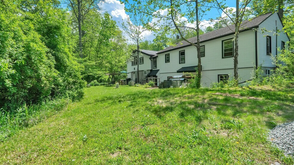 More Photos Of 1460 Pocono Ln, Bartonsville Multifamily For Sale