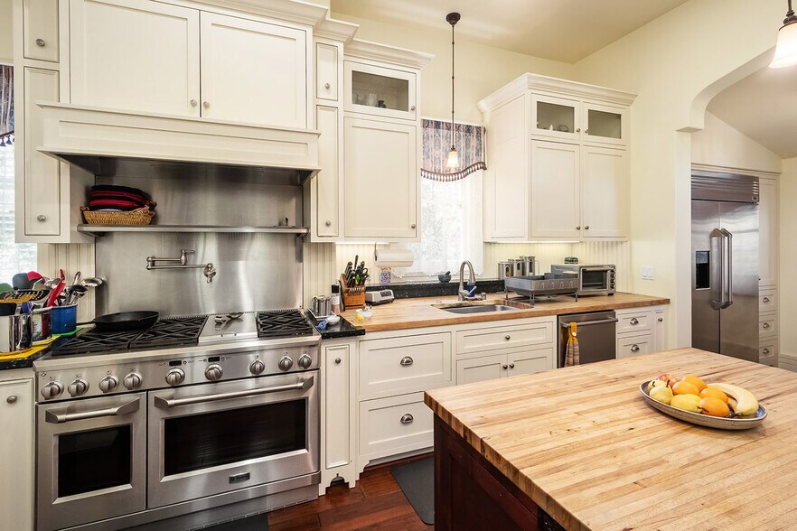 More Photos Of 333 G St, San Rafael Apartments For Sale