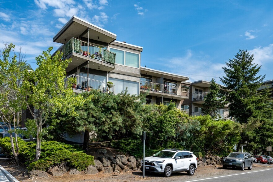 More Photos Of 401 NE 40th St, Seattle Apartments For Sale