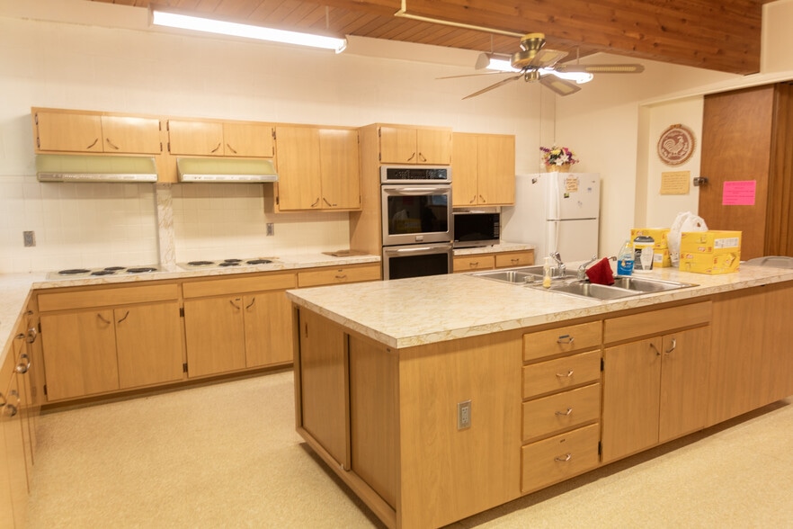 More Photos Of 381 H St, Hampton Religious Facility For Sale