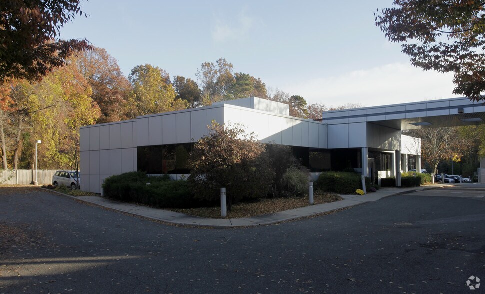More Photos Of 989 W Jericho Tpke, Smithtown Medical For Lease