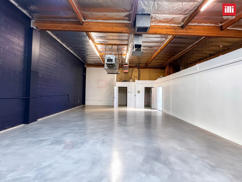 More Photos Of 20600-20630 Lassen St, Chatsworth Warehouse For Lease