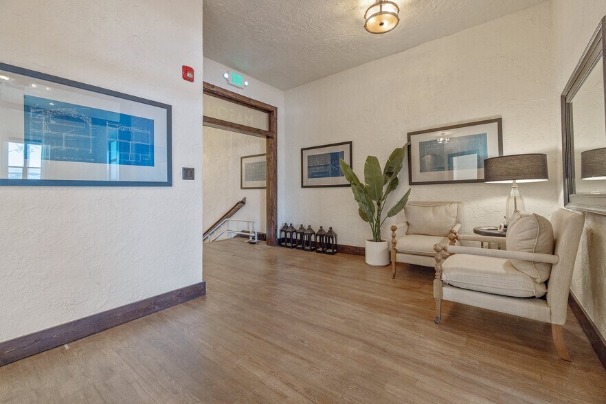 More Photos Of 128 S E St, Exeter Storefront For Sale