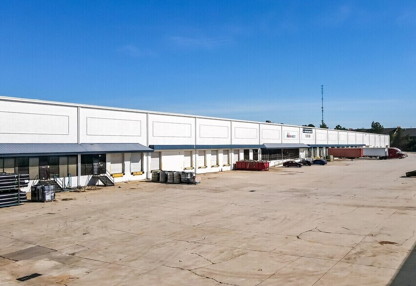 More Photos Of 1310 Citizens Pky, Morrow Industrial For Sale