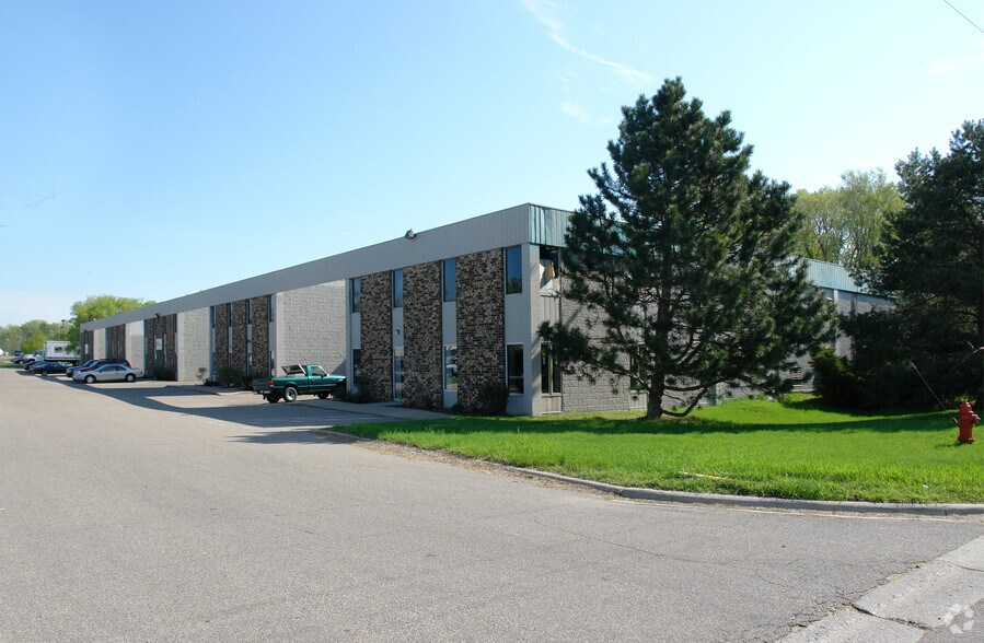 Primary Photo Of 150 W 88th St, Bloomington Light Distribution For Lease