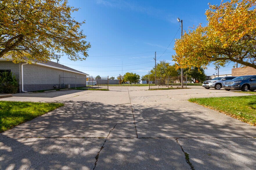 More Photos Of 3085 N Kandy Ln, Decatur Office For Lease