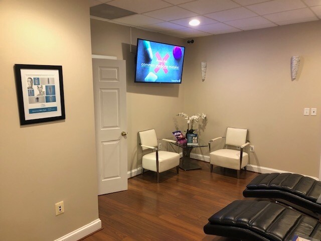 More Photos Of 44125 Woodridge Pky, Lansdowne Office For Sale