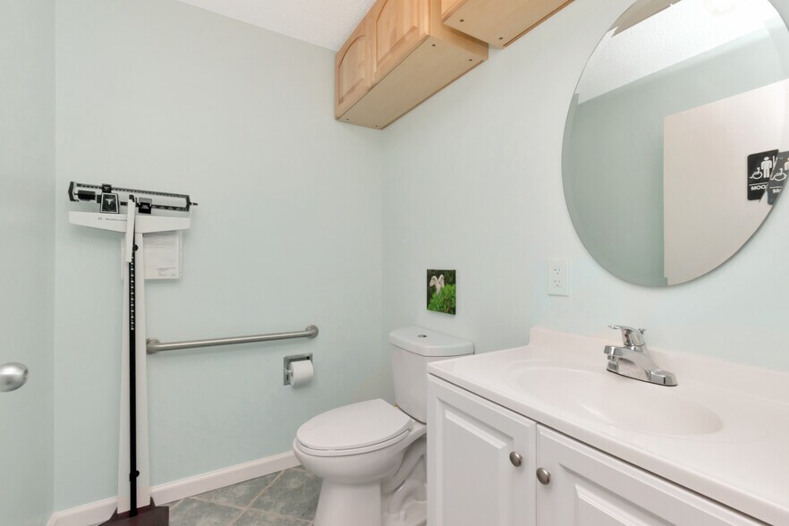 More Photos Of 28960 US Highway 19 N, Clearwater Medical For Sale