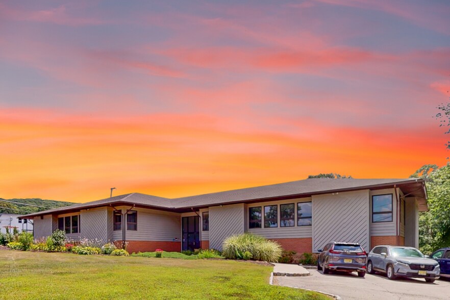 Primary Photo Of 7 Waterloo Rd, Stanhope Office For Sale