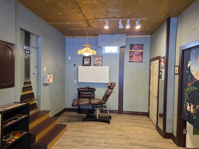 More Photos Of 5613 S 77 St, Omaha Storefront For Lease