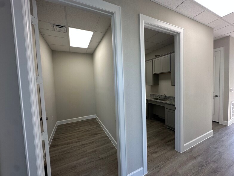 More Photos Of 5501 Cabrera Dr, Sugar Land Unknown For Lease