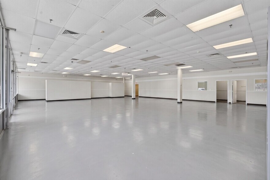 More Photos Of 439-489 N Cannon Blvd, Kannapolis Unknown For Lease