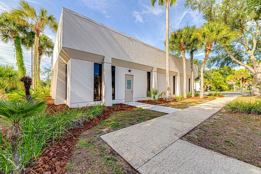 More Photos Of 2803 S Bay St, Eustis Medical For Sale