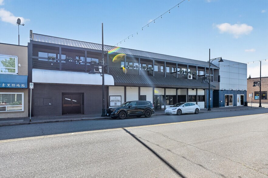 More Photos Of 5708 176 St, Surrey Storefront Retail Office For Sale
