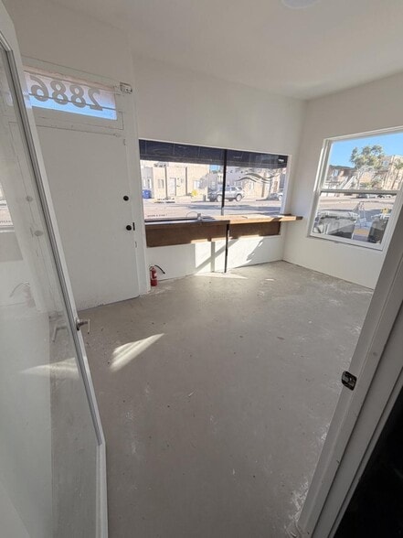 More Photos Of 2886-2888 Mission Blvd, San Diego Storefront Retail Residential For Lease