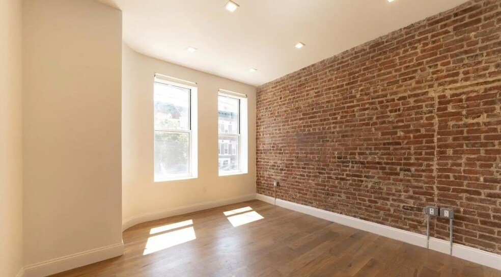 More Photos Of 3078 43rd St, Astoria Multifamily For Sale