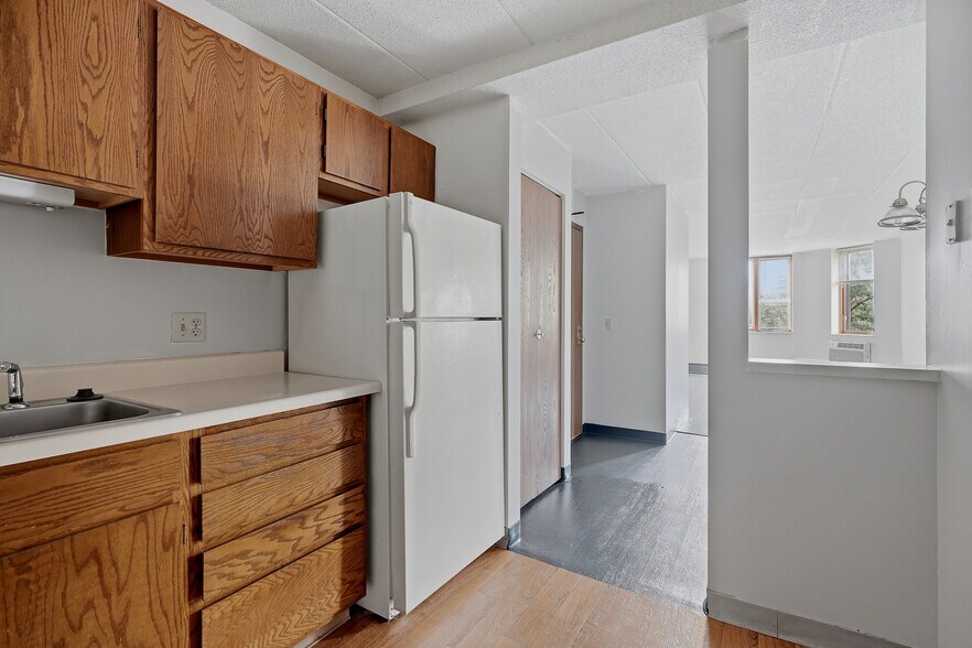 More Photos Of 985 Ivy Ave E, Saint Paul Apartments For Sale