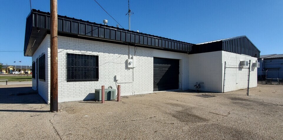 More Photos Of 124 N 4th St, Killeen Auto Repair For Lease